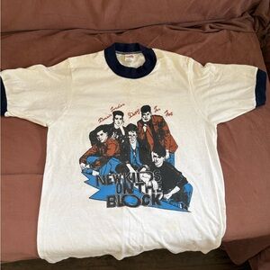 Vintage Band Graphic T-Shirt - White and Blue